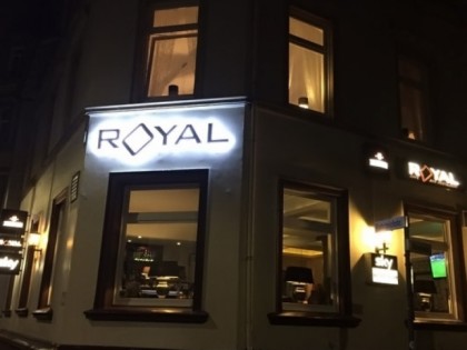 照片: ROYAL
